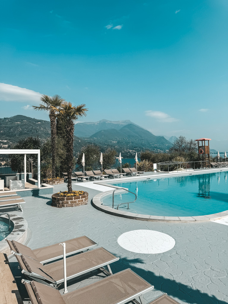Weekend Glamping Resort Pool Erfahrungsbericht Gardasee Campingplatz