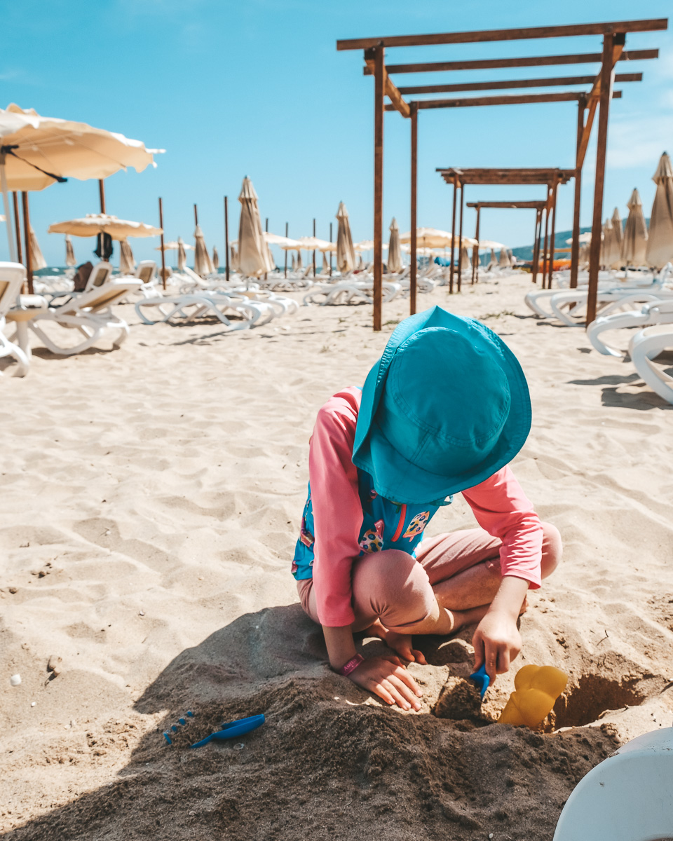 Was braucht man mit Kindern am Strand